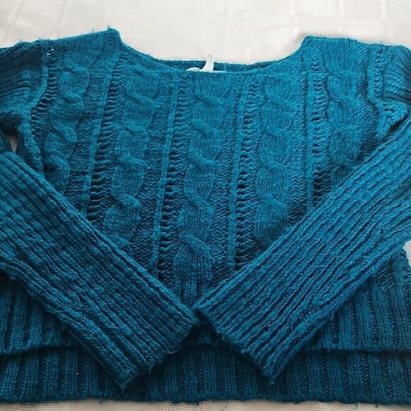 Aeropostale Blue Crew Neck Sweater with Vertical Knit Patterns - Picture 14 of 16